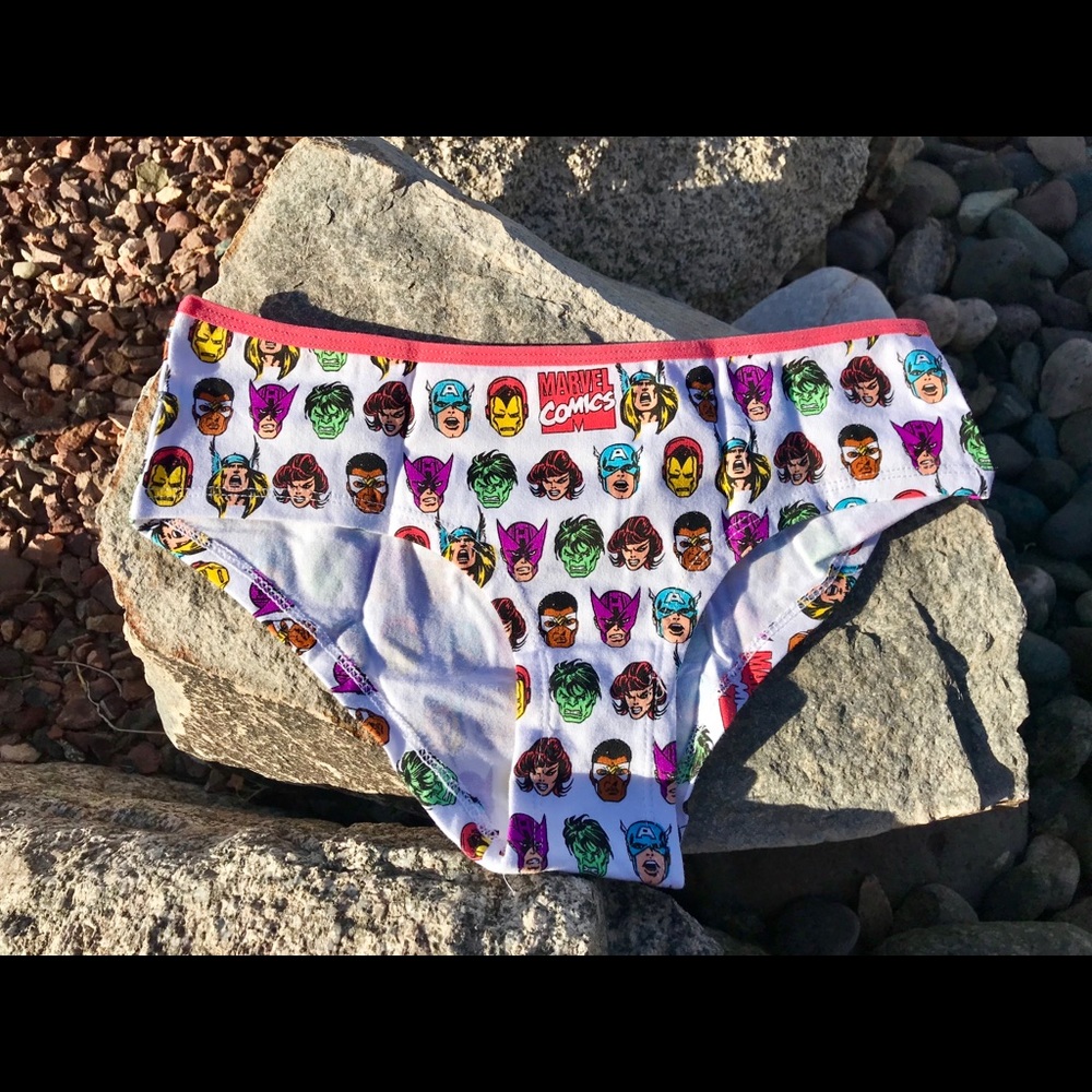 🌟 NWOT...MARVEL COMICS Super Heroes Panty